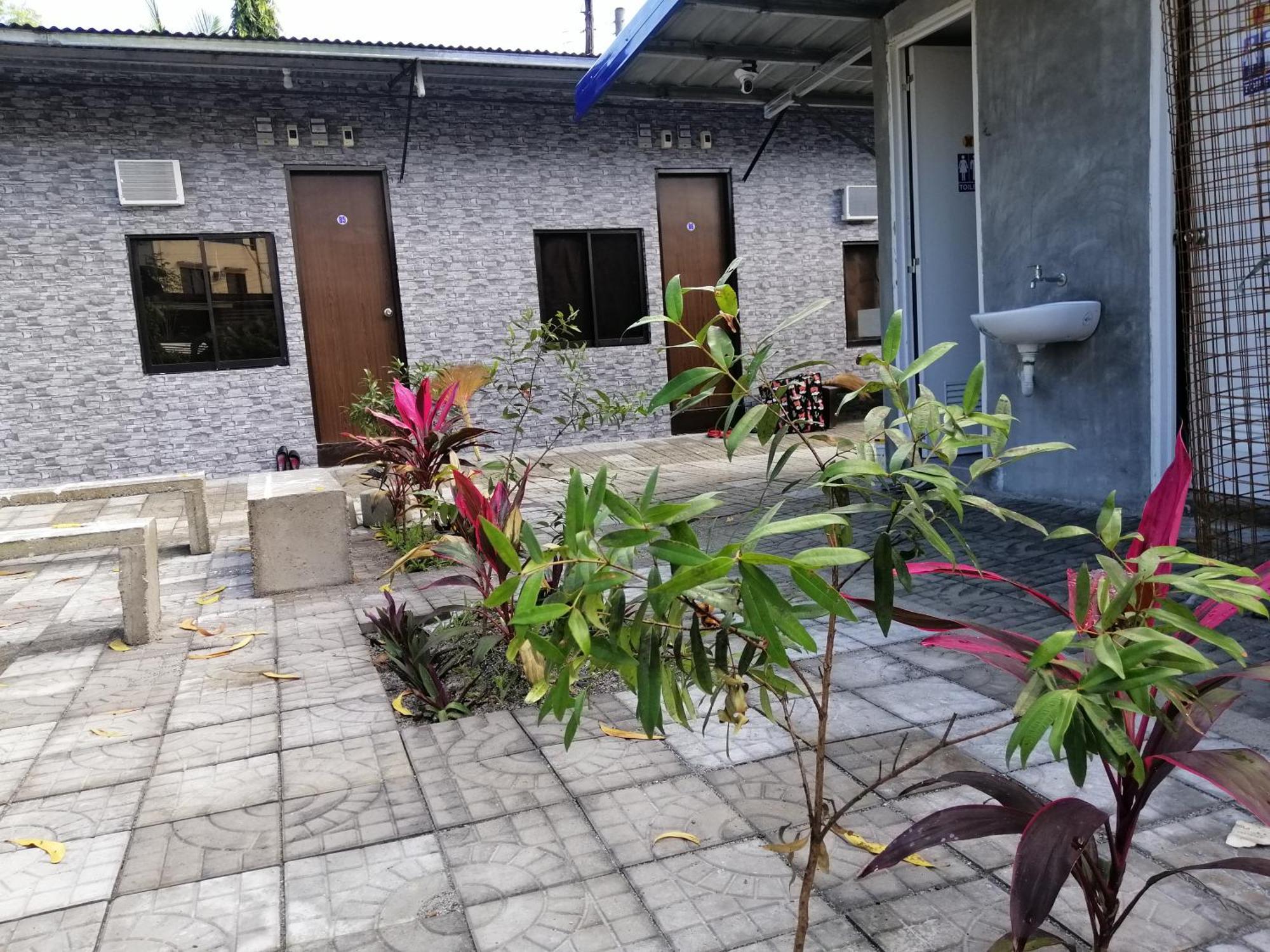 Хостел Katrina'S Dorm Tarlac City Екстер'єр фото