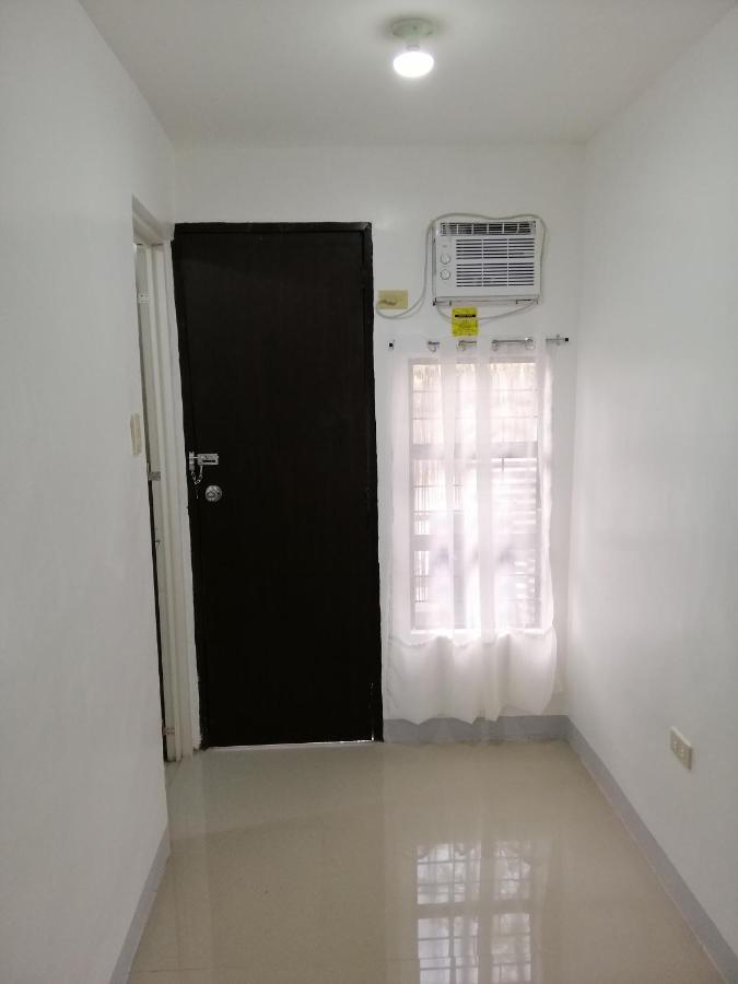 Хостел Katrina'S Dorm Tarlac City Екстер'єр фото