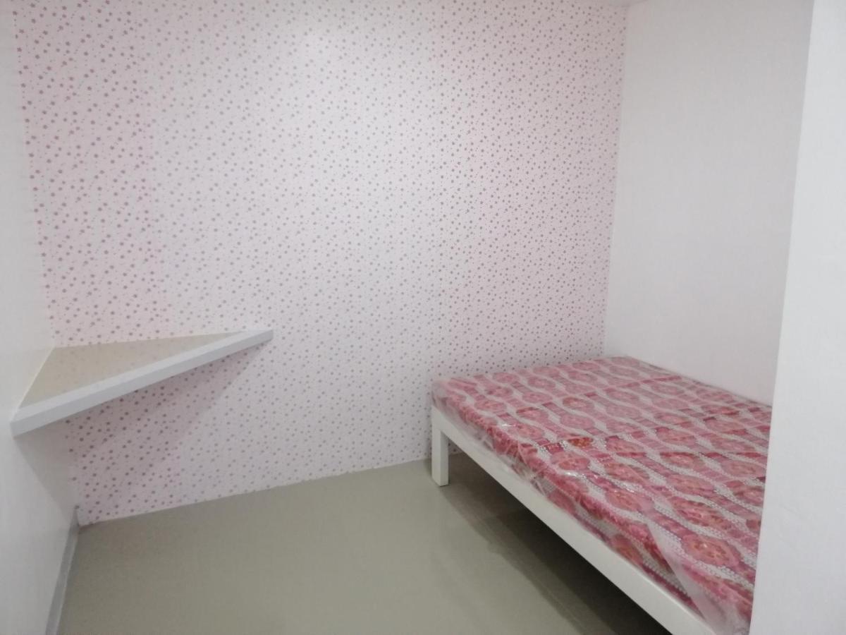 Хостел Katrina'S Dorm Tarlac City Екстер'єр фото